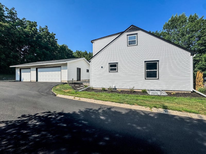 1110 S Washington Ave, Saint Peter, MN 56082