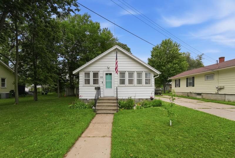 223 31st Ave N, Saint Cloud, MN 56303