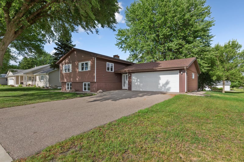 1114 10th St, Gaylord, MN 55334