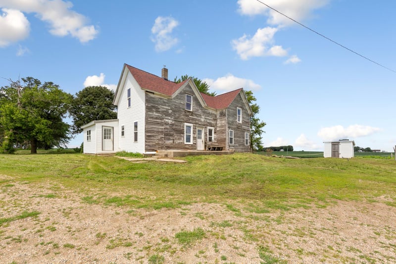 10401 SW 62nd Ave, Ellendale, MN 56026