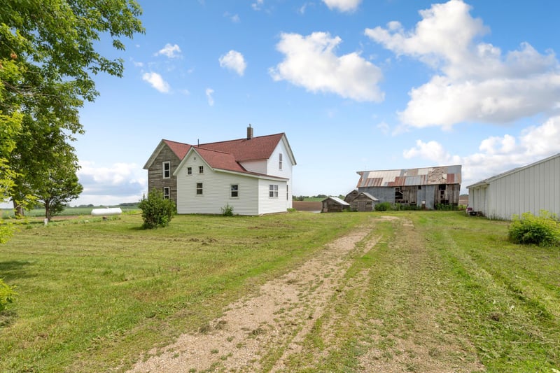 10401 SW 62nd Ave, Ellendale, MN 56026