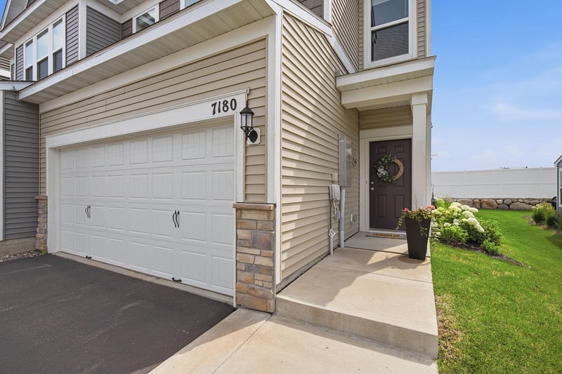 7180 Walnut Grove Ln N, Maple Grove, MN 55311