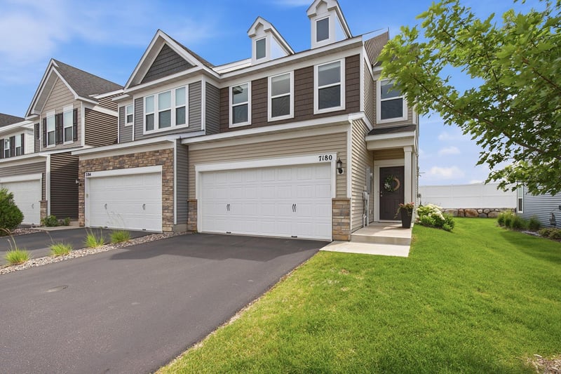 7180 Walnut Grove Ln N, Maple Grove, MN 55311