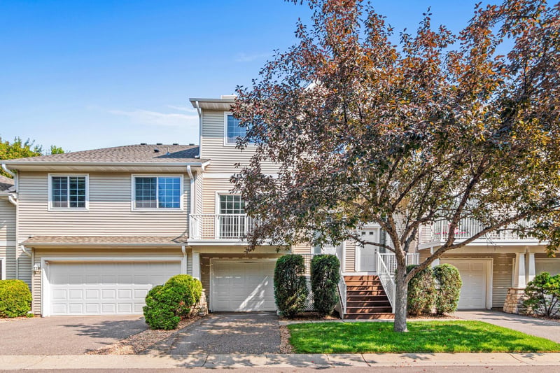 652 Willoughby Way W, Minnetonka, MN 55305