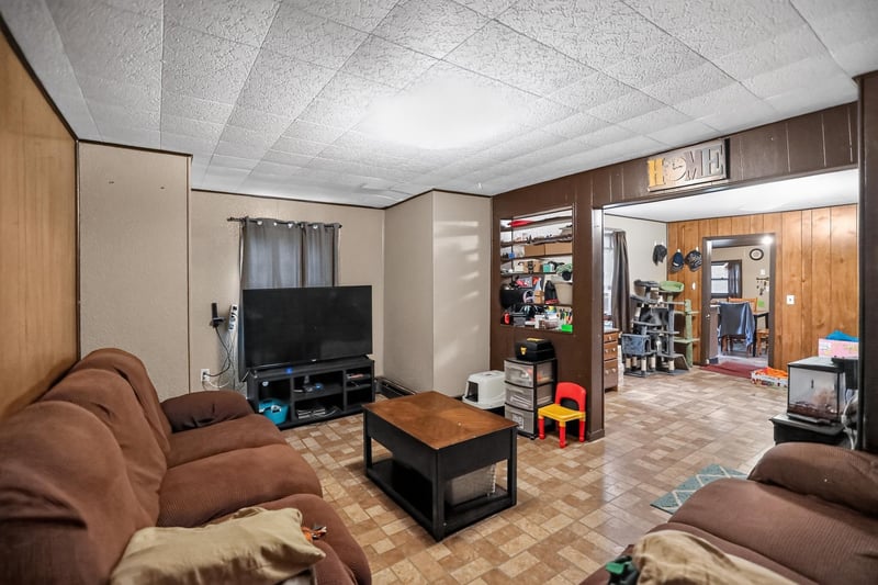 709 9th St NE, Little Falls, MN 56345