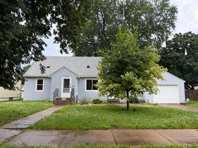 132 Richmond St E, South Saint Paul, MN 55075