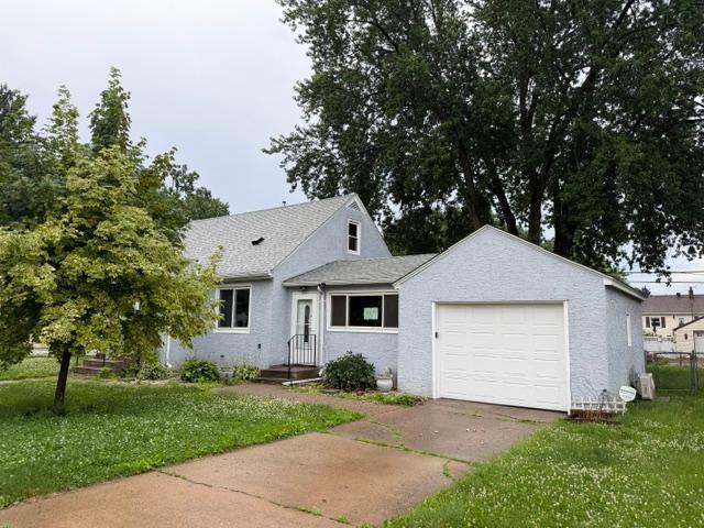 132 Richmond St E, South Saint Paul, MN 55075