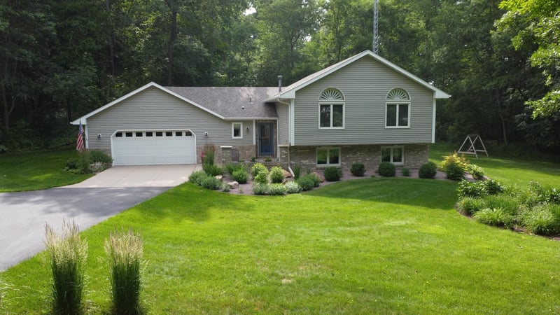 6821 Mesabi Ct NW, Rochester, MN 55901