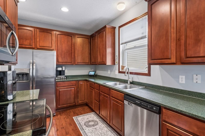 11207 Beechwood Ln, Woodbury, MN 55129