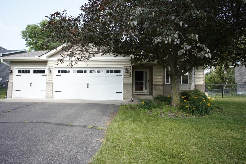 7696 Appaloosa Ln, Circle Pines, MN 55014