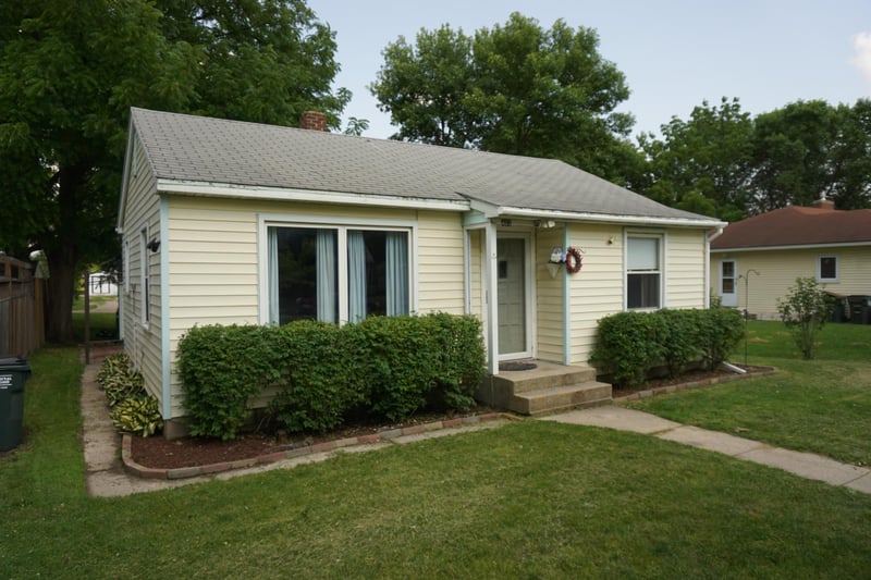 403 3rd St S, Grove City, MN 56243