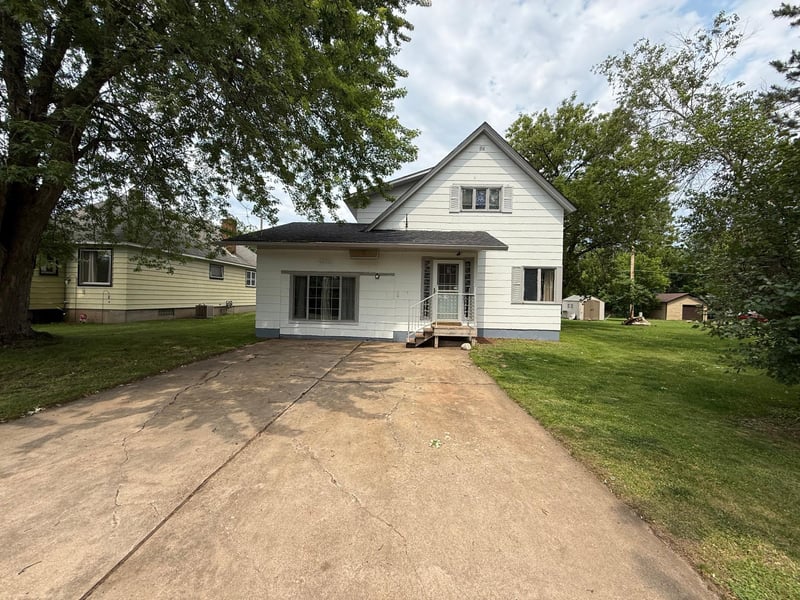 410 W 2nd Ave, Keewatin, MN 55753