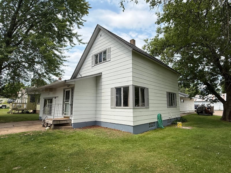 410 W 2nd Ave, Keewatin, MN 55753