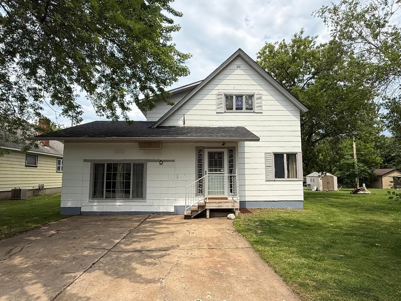 410 W 2nd Ave, Keewatin, MN 55753