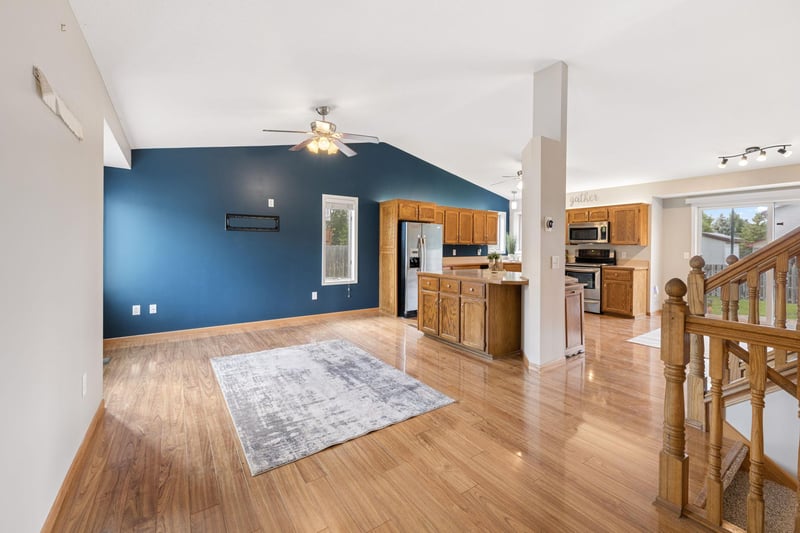 573 Kennedy St, Anoka, MN 55303