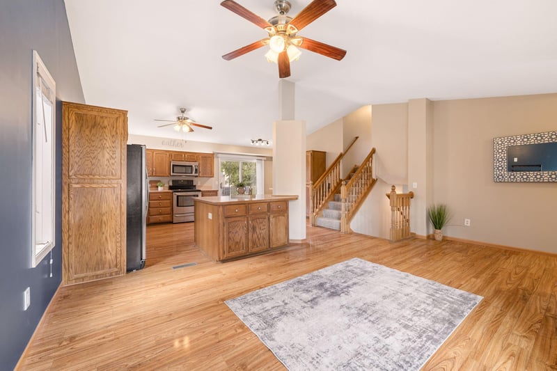 573 Kennedy St, Anoka, MN 55303