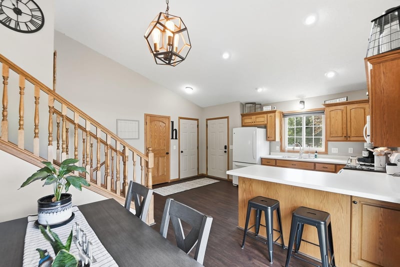 335 Pheasant Dr, Sartell, MN 56377