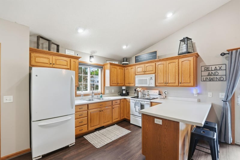 335 Pheasant Dr, Sartell, MN 56377