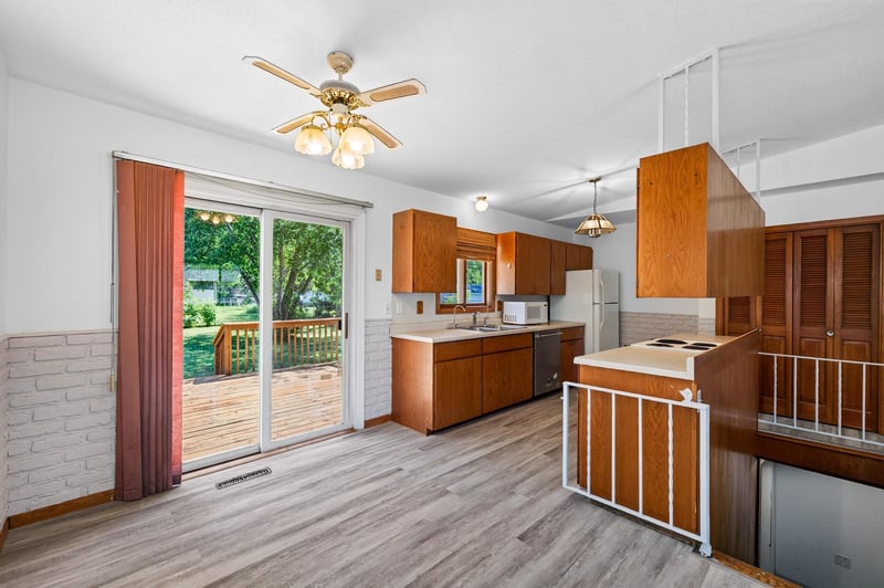 7817 67th Ave N, Brooklyn Park, MN 55428