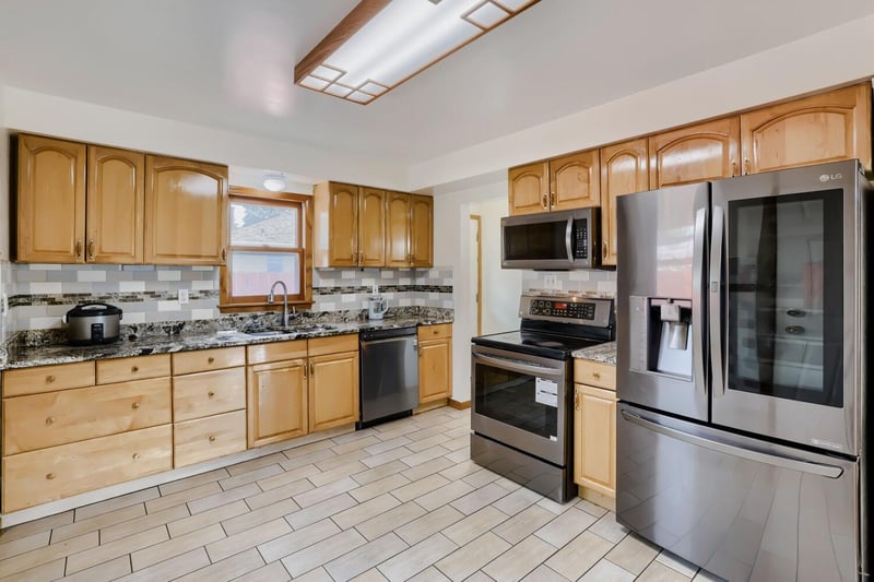 900 W 84th St, Bloomington, MN 55420
