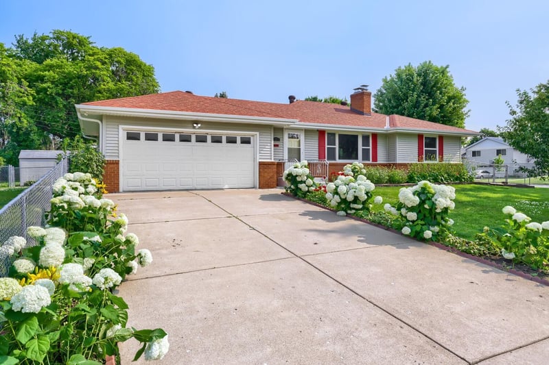 900 W 84th St, Bloomington, MN 55420