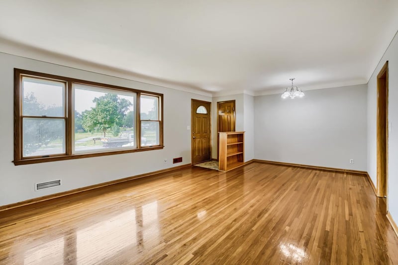 900 W 84th St, Bloomington, MN 55420