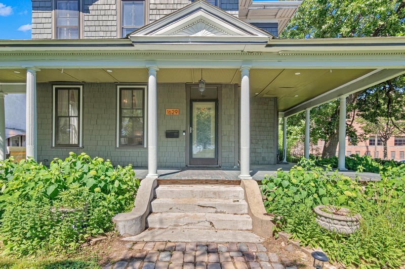 1629 Bryant Ave N, Minneapolis, MN 55411