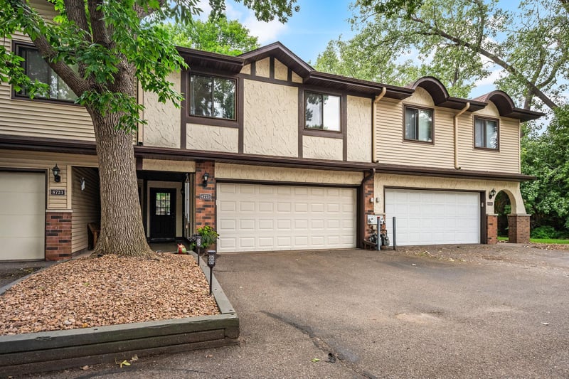 8723 Maplebrook Pw N, Brooklyn Park, MN 55445