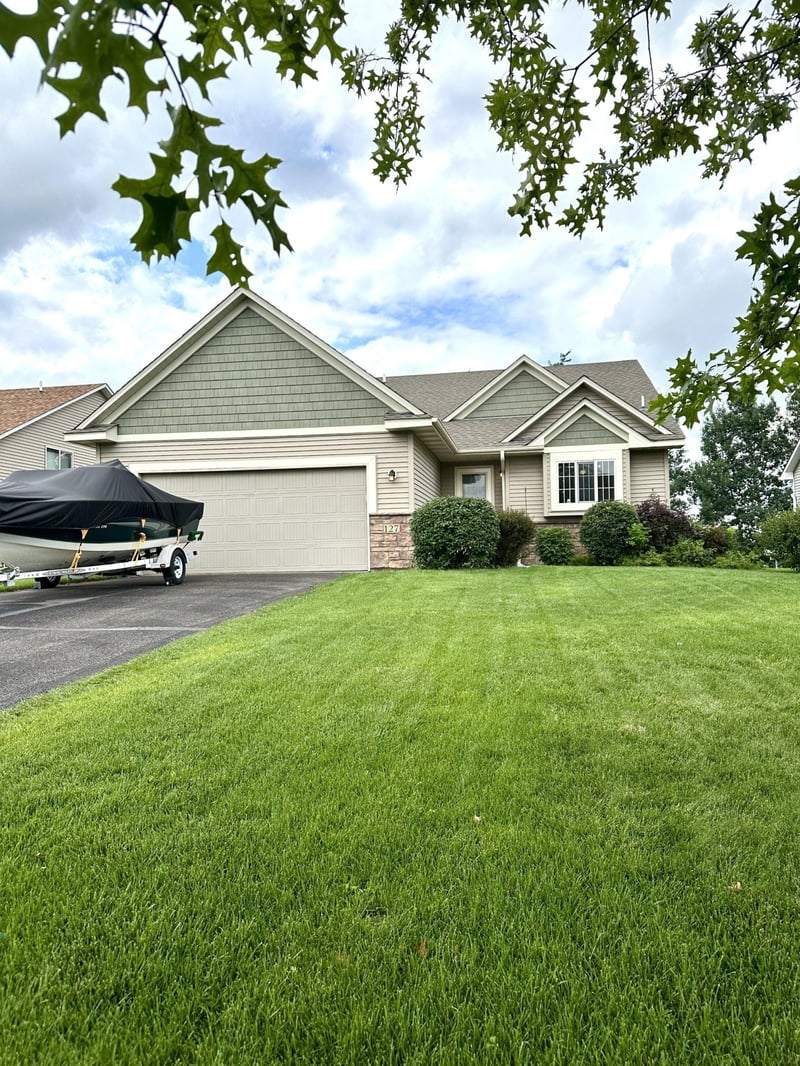127 Robinson Dr, Circle Pines, MN 55014
