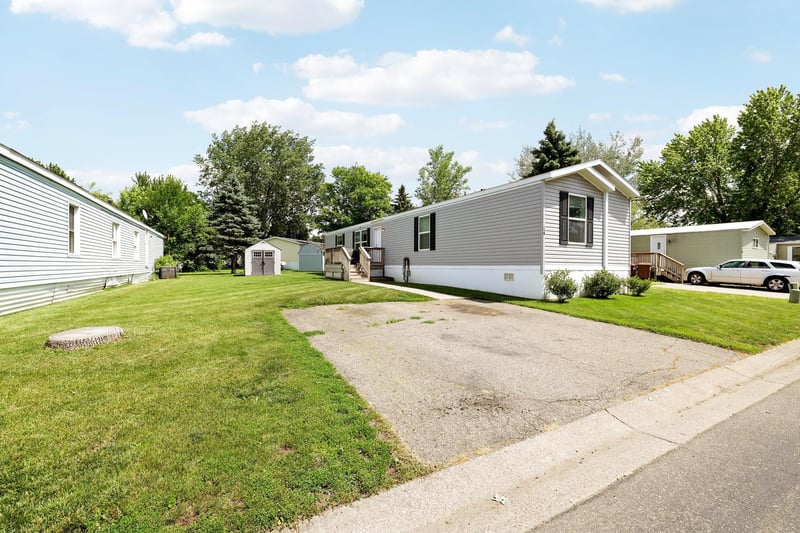 14 Shannon Dr, Hastings, MN 55033