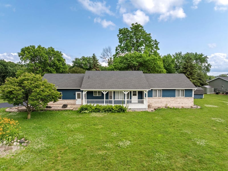 833 Tyrol Ln, Shakopee, MN 55379