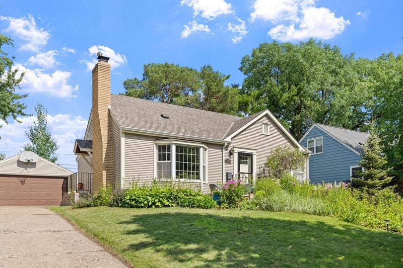 1820 Holton St, Falcon Heights, MN 55113