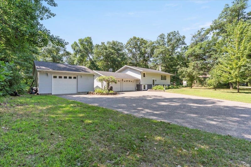 4905 Pine Beach Rd, Brainerd, MN 56401