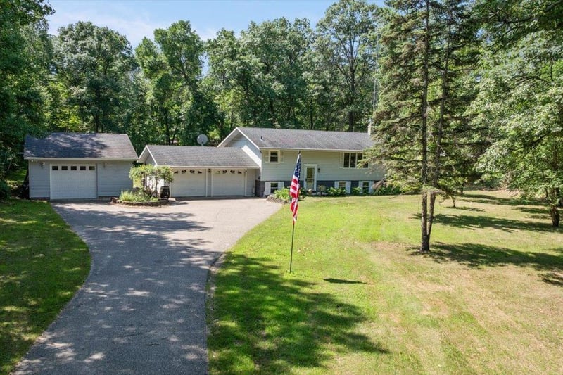 4905 Pine Beach Rd, Brainerd, MN 56401