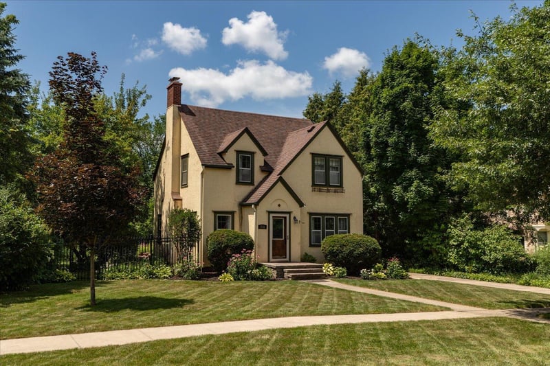 703 Kenilworth Ave S, Lanesboro, MN 55949