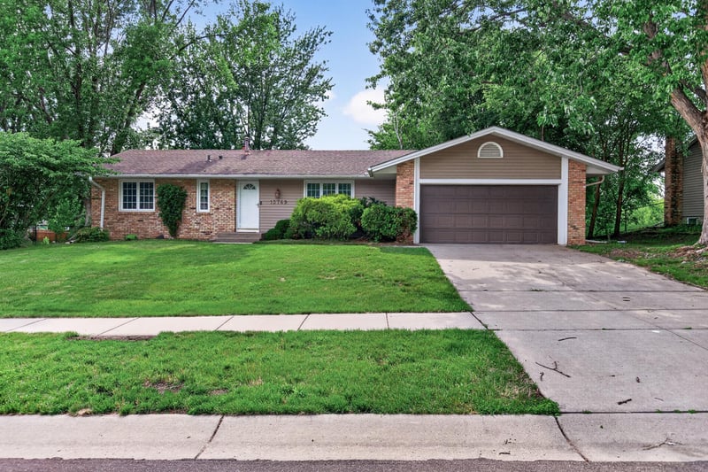 13769 Fairlawn Ave, Apple Valley, MN 55124