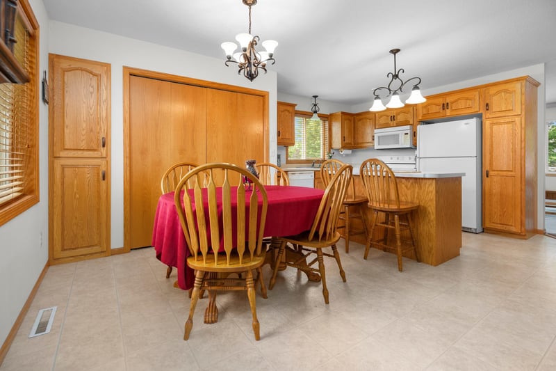 2303 Vermont Dr, Sartell, MN 56377