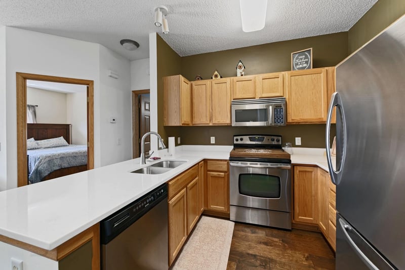 7422 Timber Crest Dr S, Cottage Grove, MN 55016