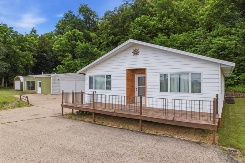 140 N State Road 35, Alma, WI 54610