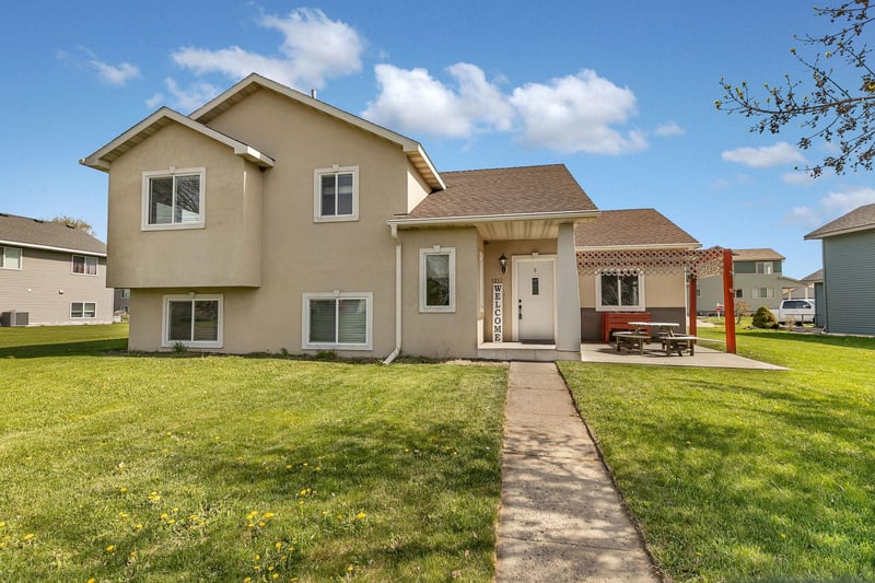 1213 15th St S, Sartell, MN 56377
