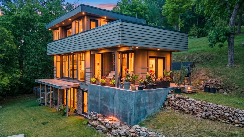 1020 Lake St N, Prescott, WI 54021