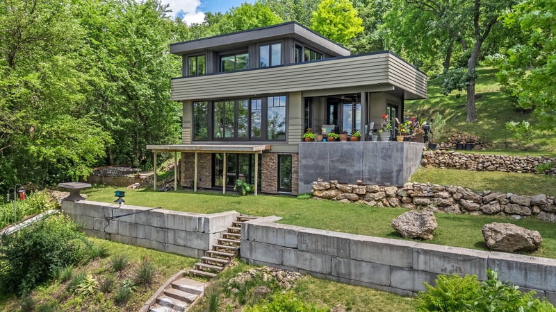 1020 Lake St N, Prescott, WI 54021