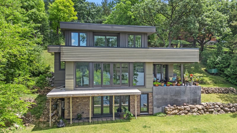 1020 Lake St N, Prescott, WI 54021