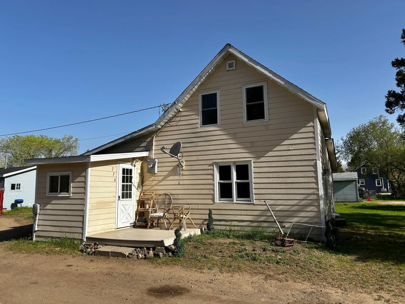 726 E 2nd St, Pillager, MN 56473