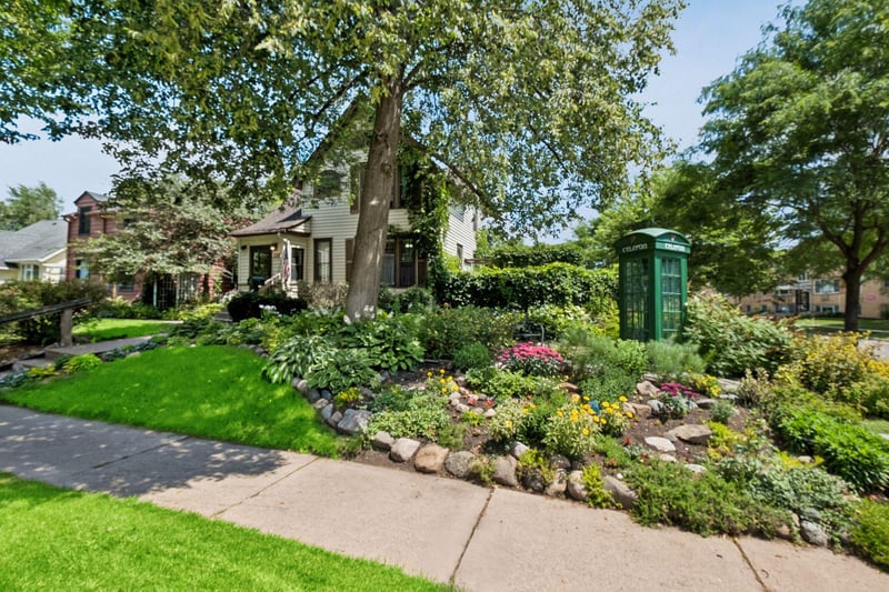 1114 Gibbs Ave, Saint Paul, MN 55108