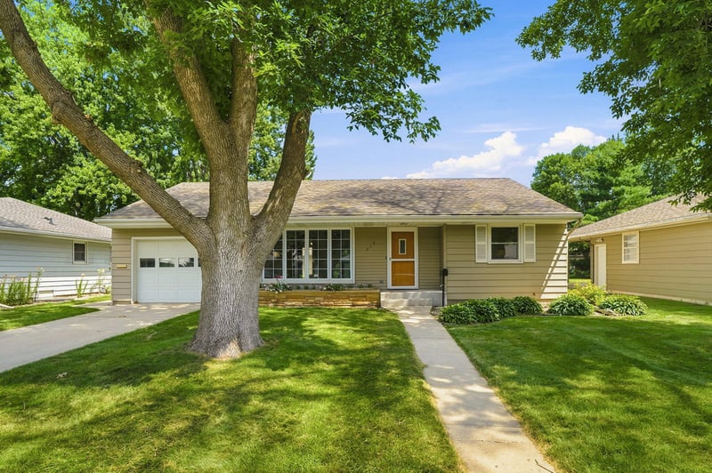 215 Meray Blvd, Mankato, MN 56001