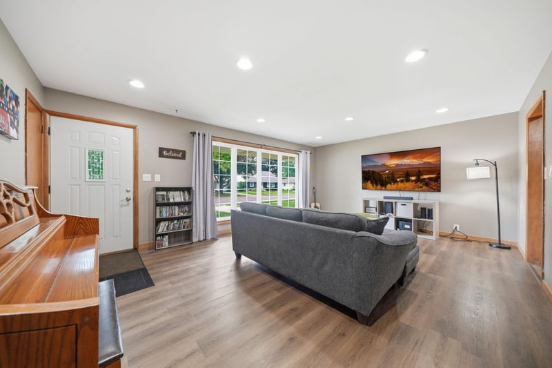 215 Meray Blvd, Mankato, MN 56001
