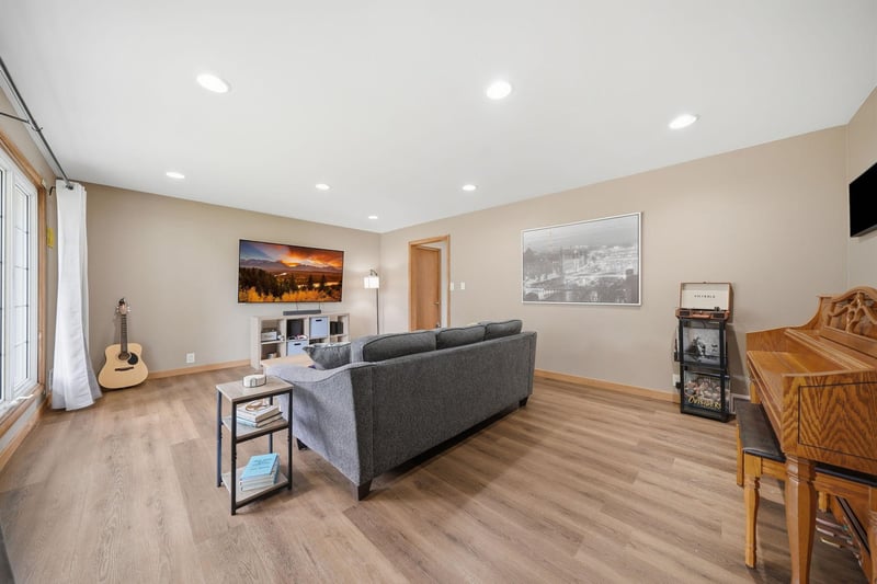 215 Meray Blvd, Mankato, MN 56001