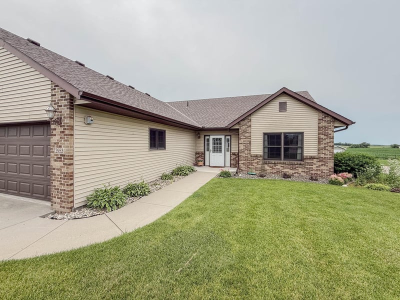 2953 9th Ave SE, Willmar, MN 56201