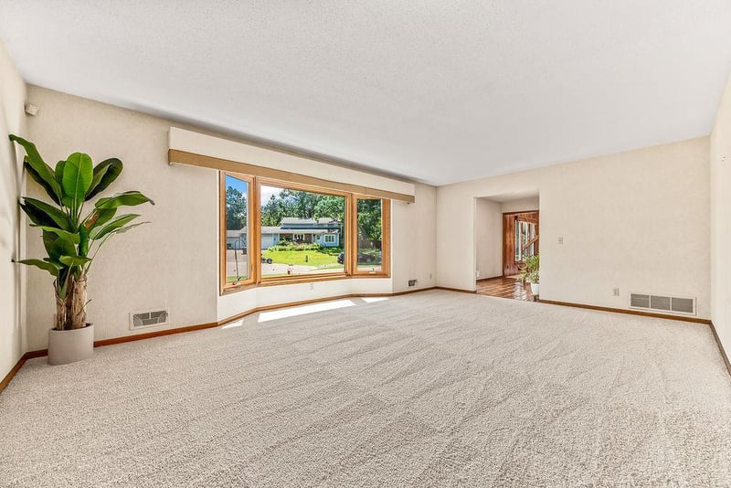 792 Mimosa Ln, New Brighton, MN 55112